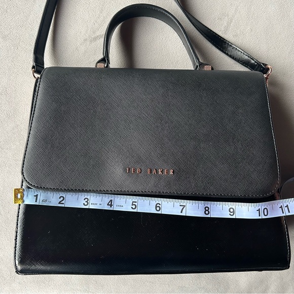 Ted Baker ~ Faux Leather Tote with Top Handle ~ Black with Rose Gold Hardware - Picture 13 of 17